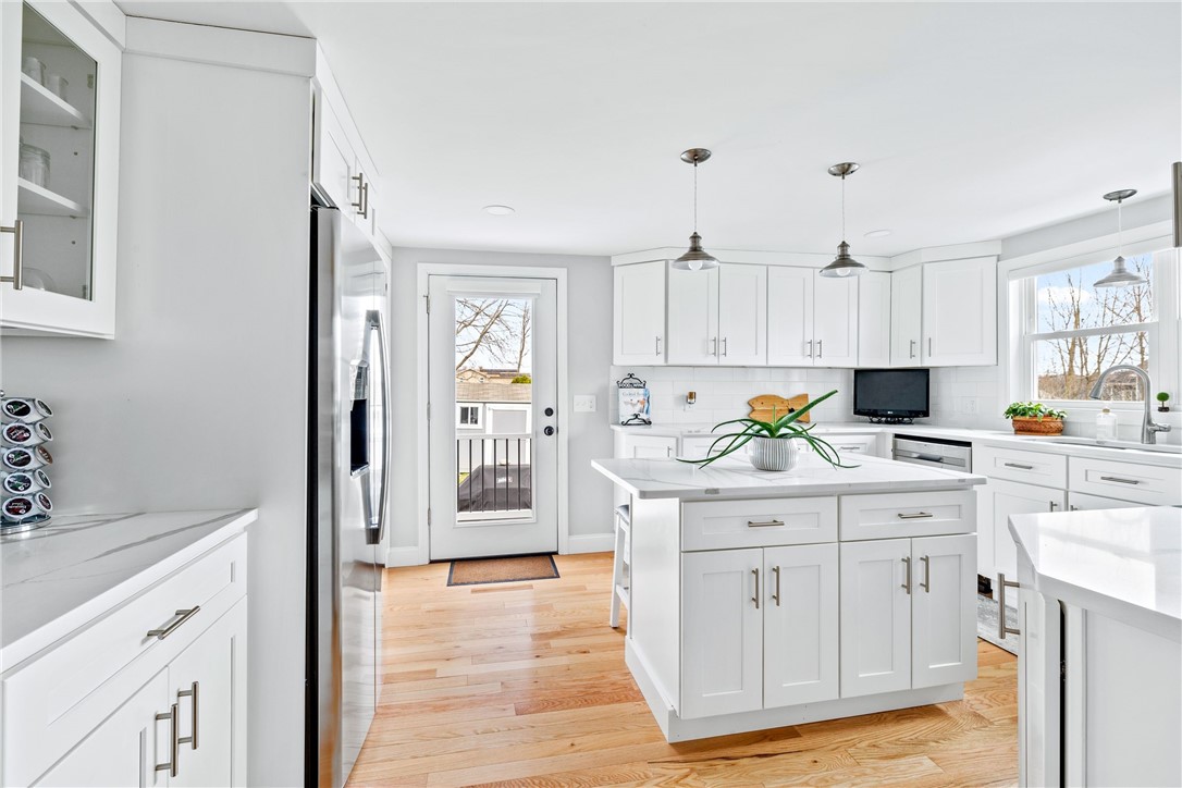 37 Parker Avenue Warren, RI 02885 - Photo 10 of 31