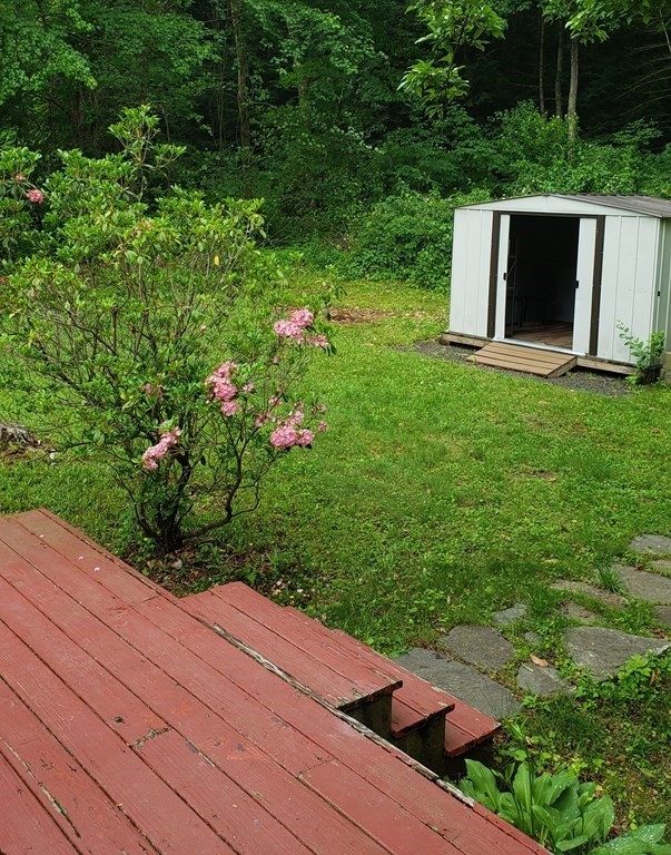 54 Greenwich Road Amherst, MA 01002 - Photo 5 of 13 Gallery Image 5