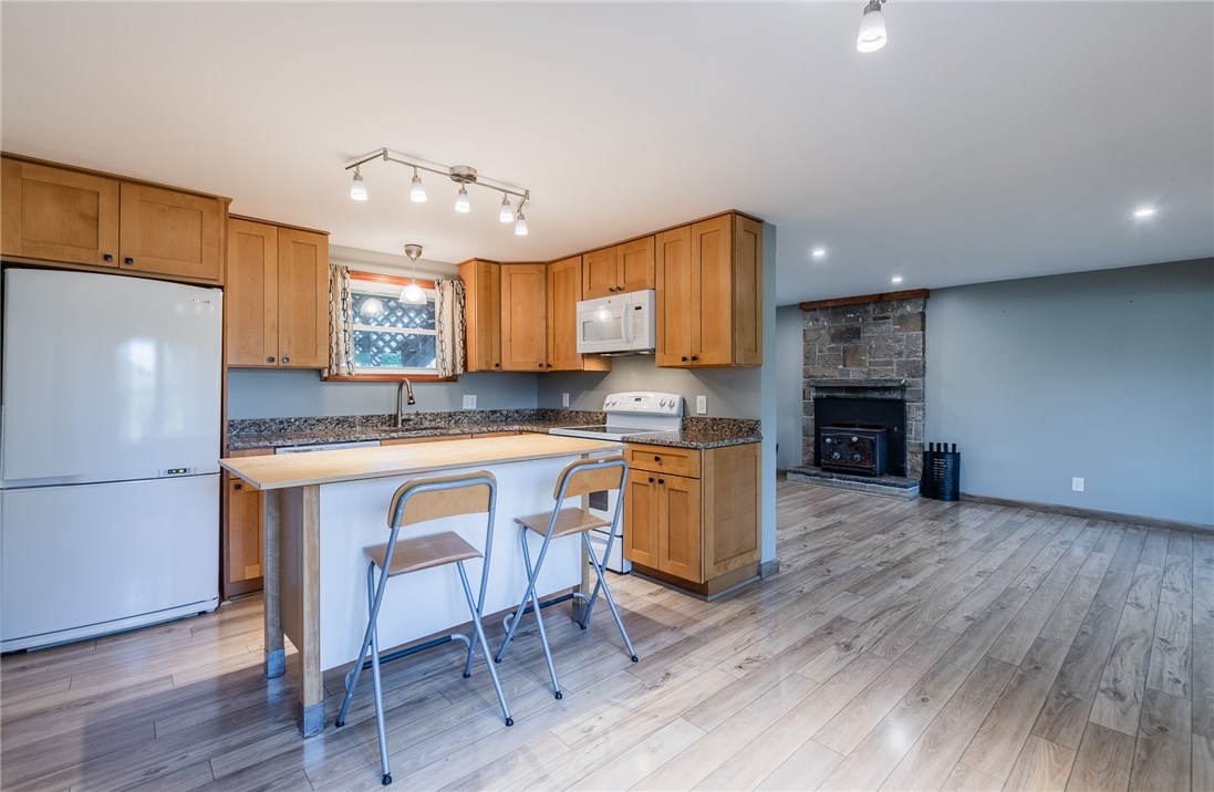 3 Henley Street Charlestown, RI 02813 - Photo 7 of 40