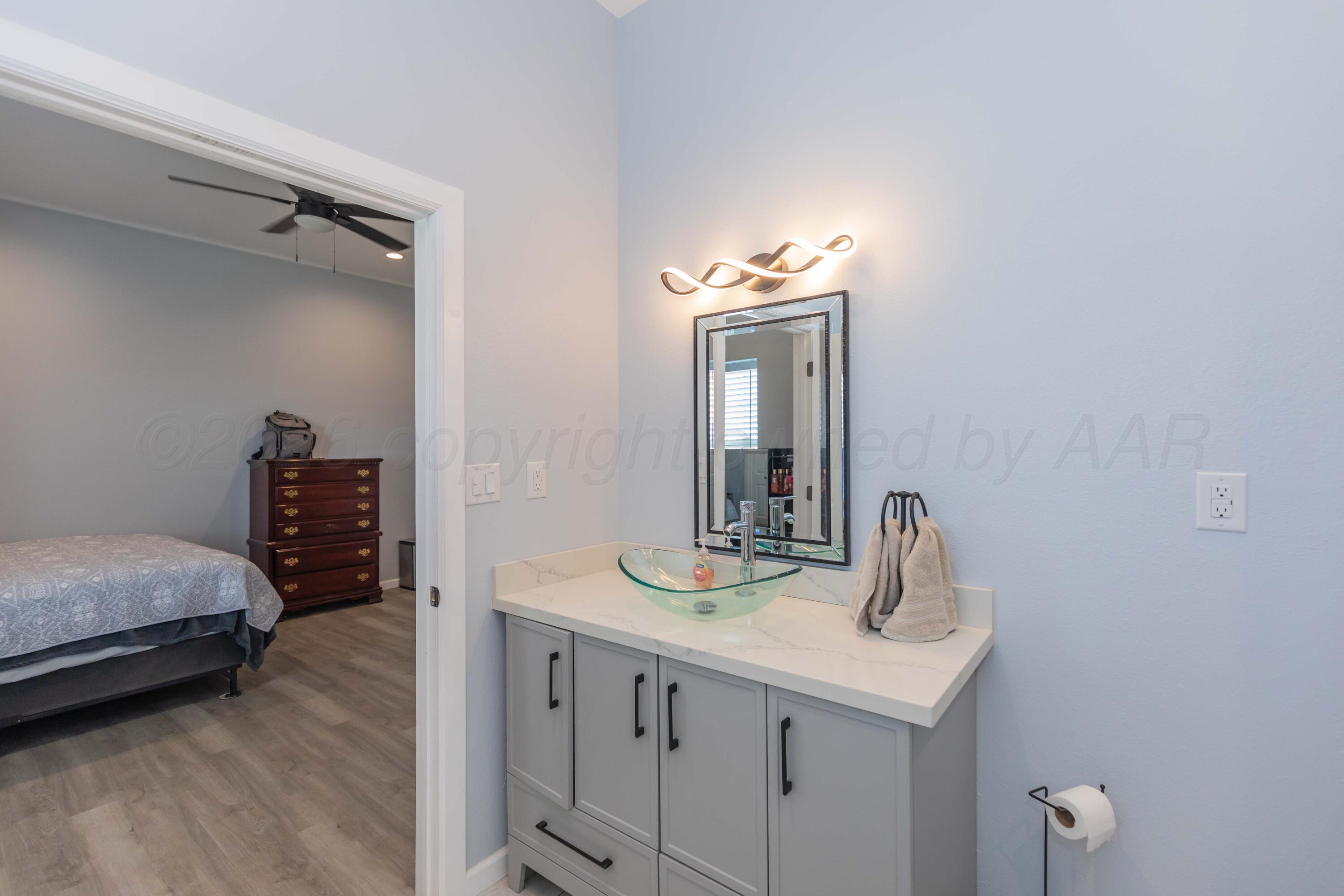 21561 Arnot Road Canyon, TX 79015 - Photo 58 of 79 Barndo Primary Bath