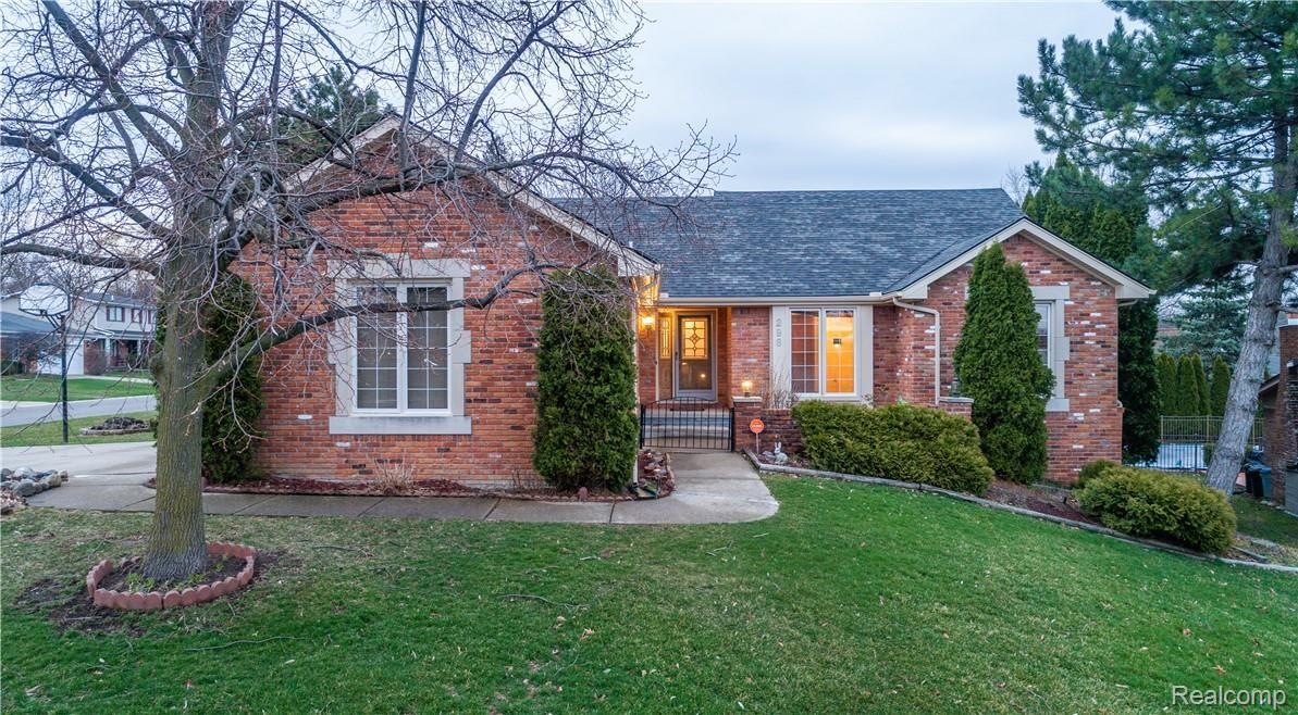 296 Pepper Tree Lane Rochester, MI 48309 - Photo 1 of 38 296 Pepper Tree-102.jpg