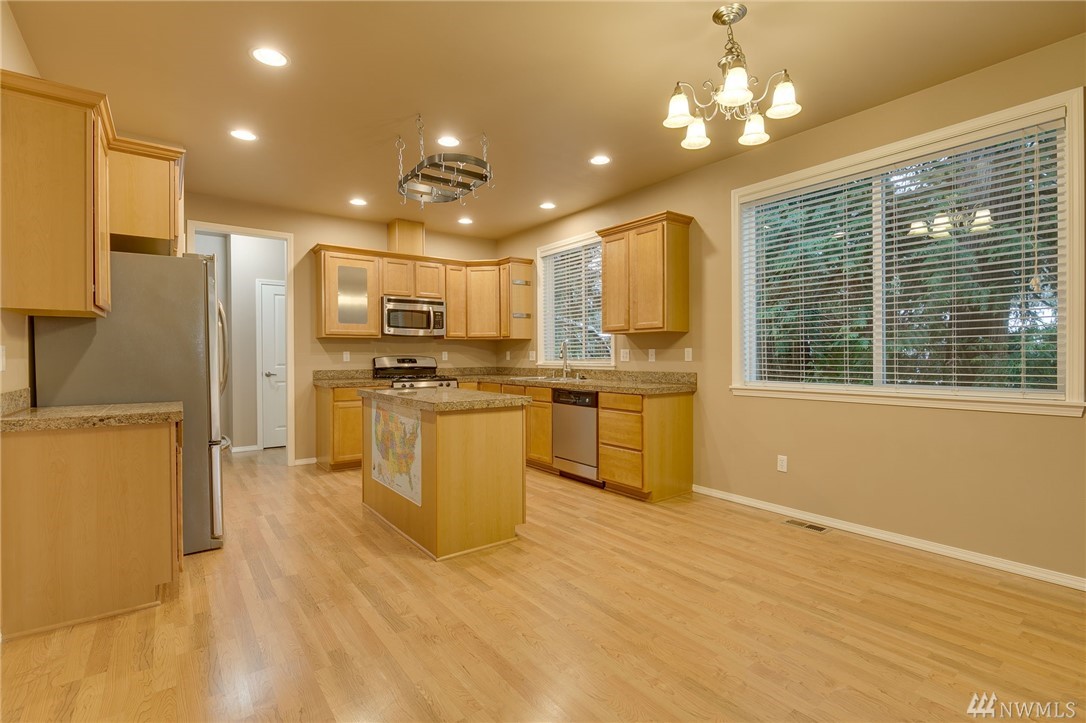 2533 179th Street Southeast Bothell, WA 98012 - Photo 12 of 27