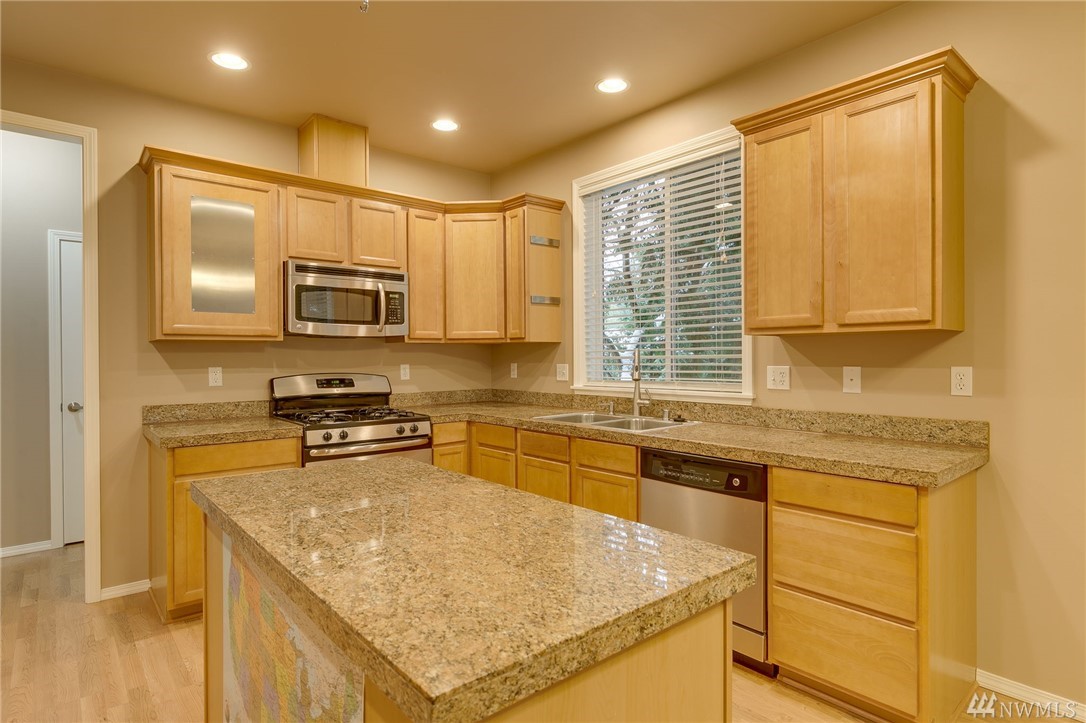 2533 179th Street Southeast Bothell, WA 98012 - Photo 5 of 27