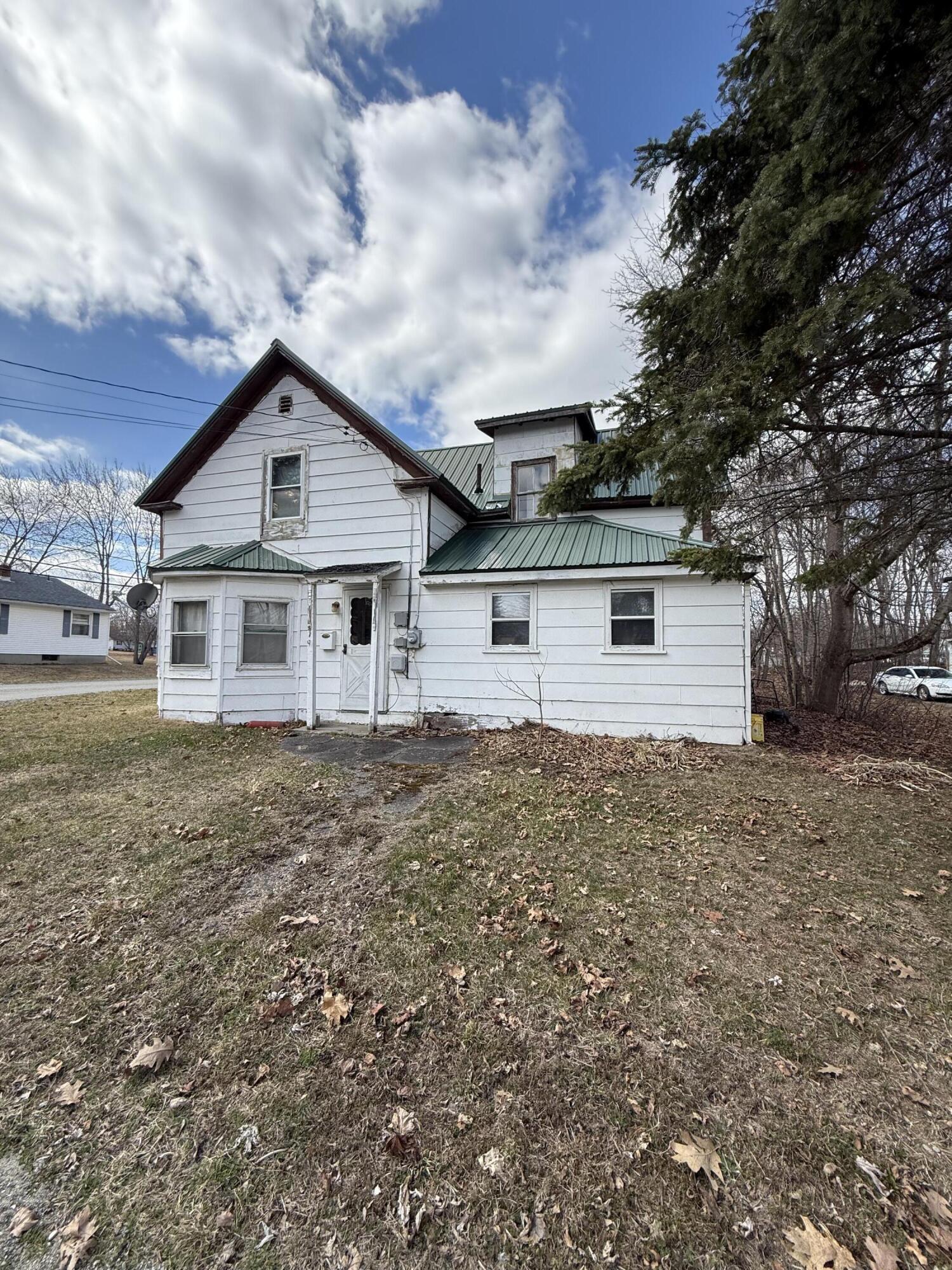 19 Perry Street Lincoln, ME 04457 - Photo 1 of 39