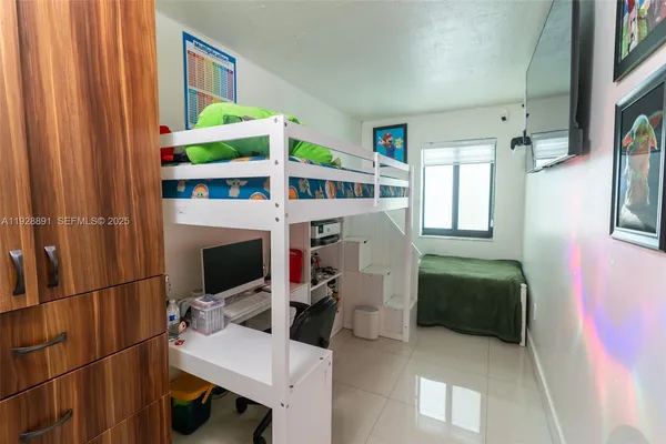 $440,000 | 895 West 80th Place, Hialeah, FL 33014