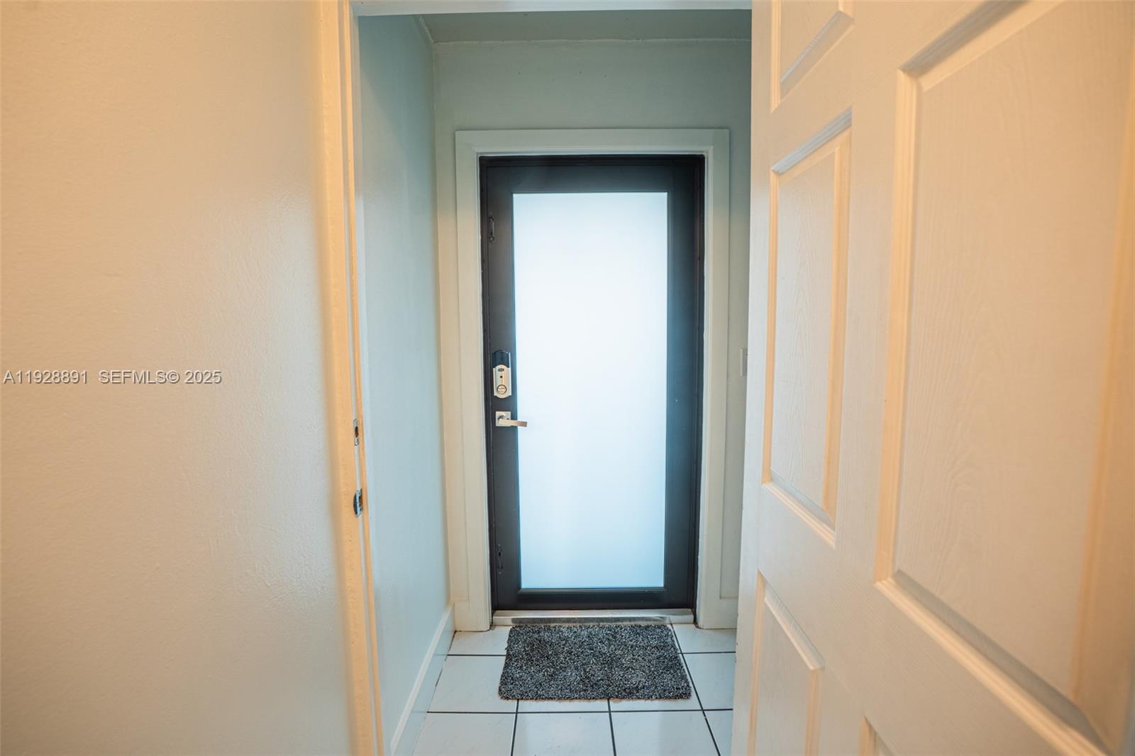 895 West 80th Place Hialeah, FL 33014 - Photo 2 of 15