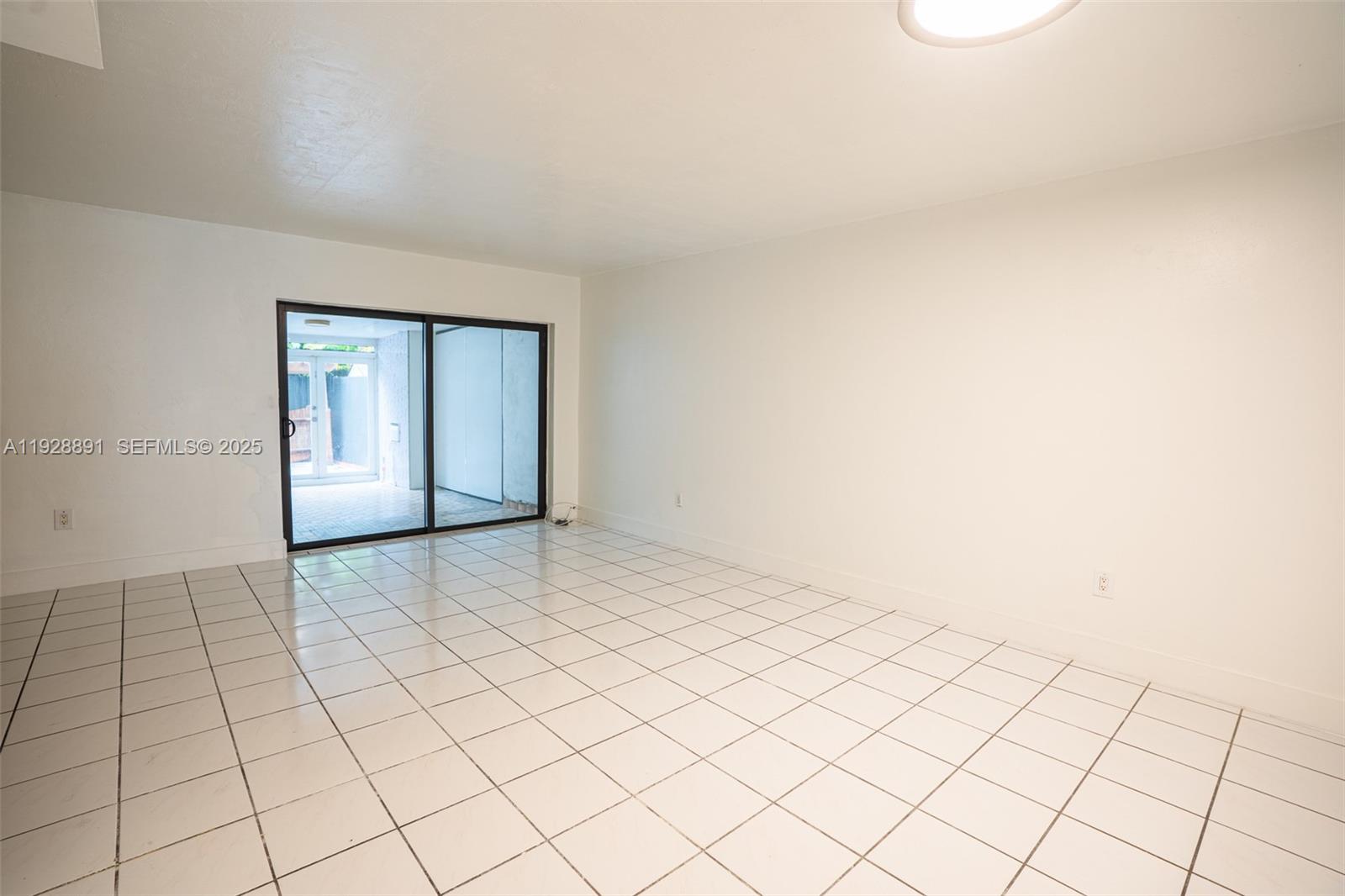 895 West 80th Place Hialeah, FL 33014 - Photo 7 of 15
