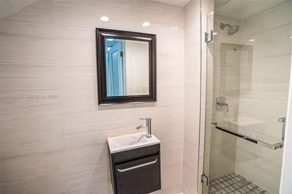 $440,000 | 895 West 80th Place, Hialeah, FL 33014
