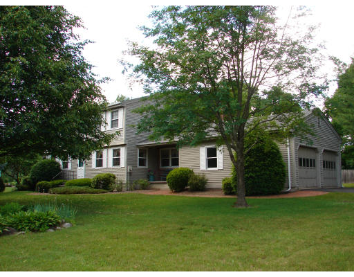 8 Tanglewood Road Sterling, MA 01564 - Photo 1 of 10