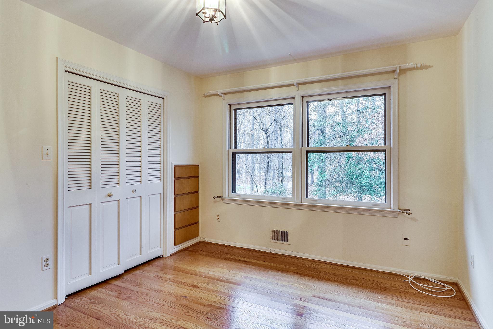 2030 Hunter Mill Road Vienna, VA 22181 - Photo 47 of 88 3rd bedroom with bath off hall