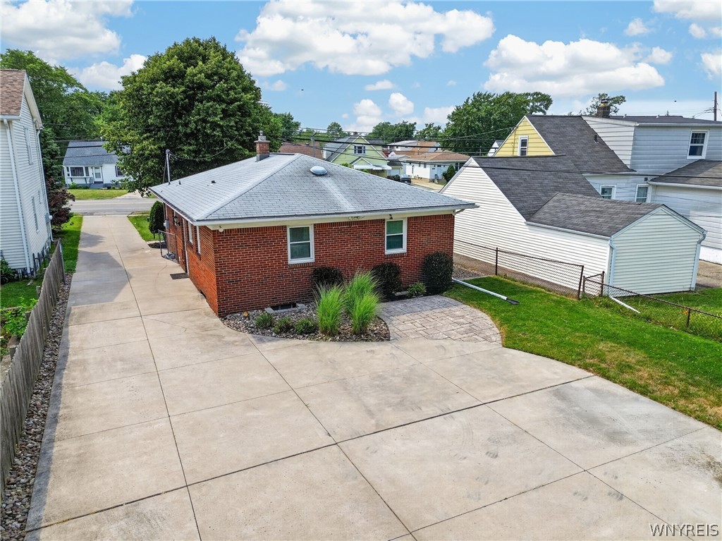861 Beach Road Cheektowaga, NY 14225 - Photo 8 of 50
