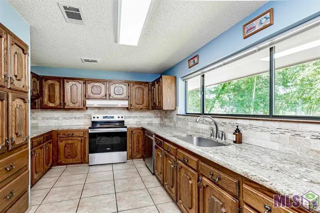 $2,450 | 8523 Briarwood Place, Baton Rouge, LA 70809