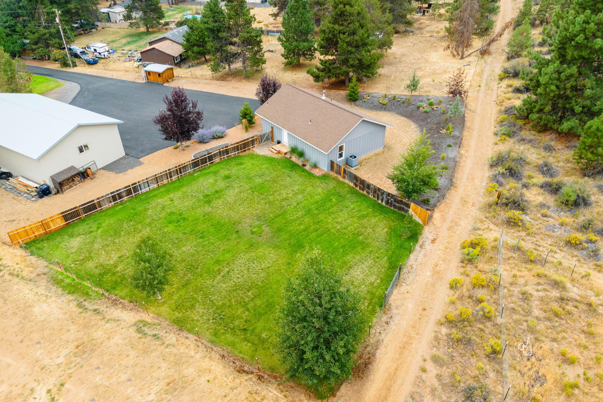19227 Shoshone Road Bend, OR 97702 - Photo 39 of 49 37