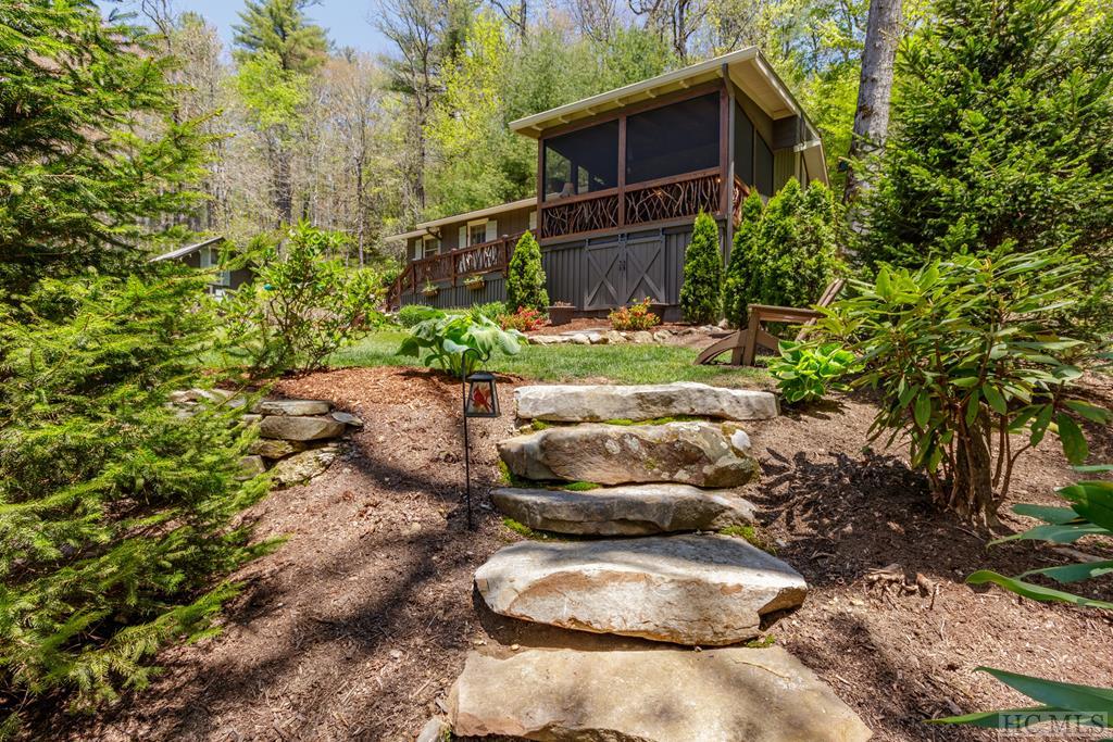 932 Hickory Hill Road Highlands, NC 28741 - Photo 4 of 40 Gallery Image 4