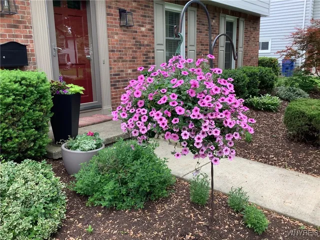 $539,000 | 146 Bridle Path, Amherst, NY 14221