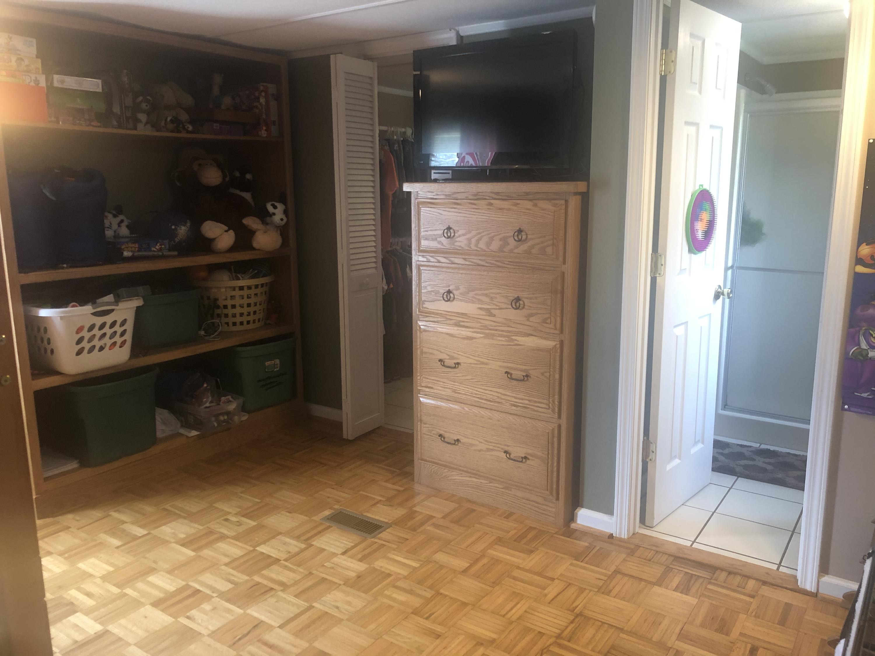 2170 Siam Road Elizabethton, TN 37643 - Photo 13 of 56 C25C62B3-8638-4D63-AE8E-E916B44D3605
