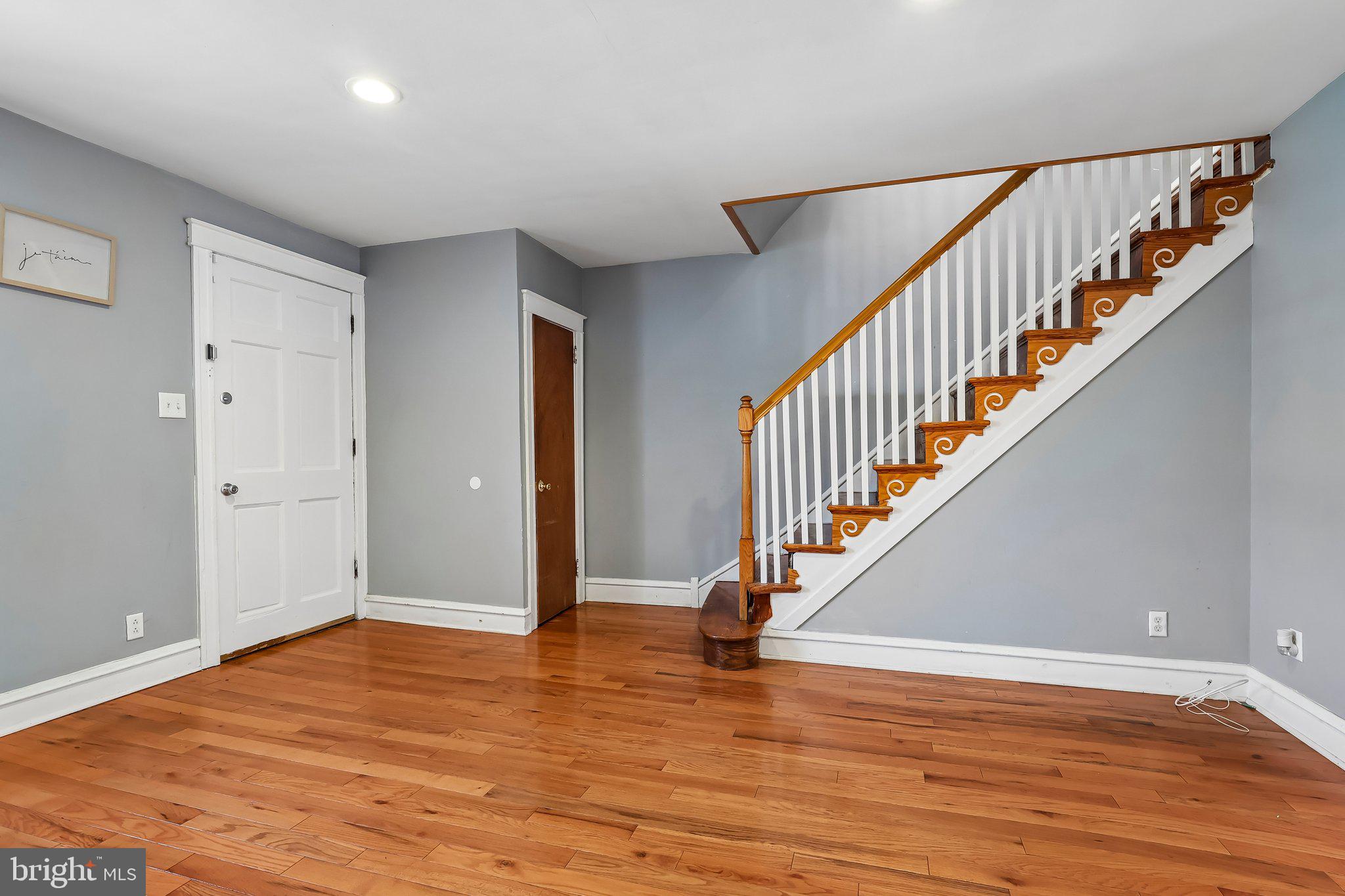 7046 Clover Lane Upper Darby, PA 19082 - Photo 7 of 27