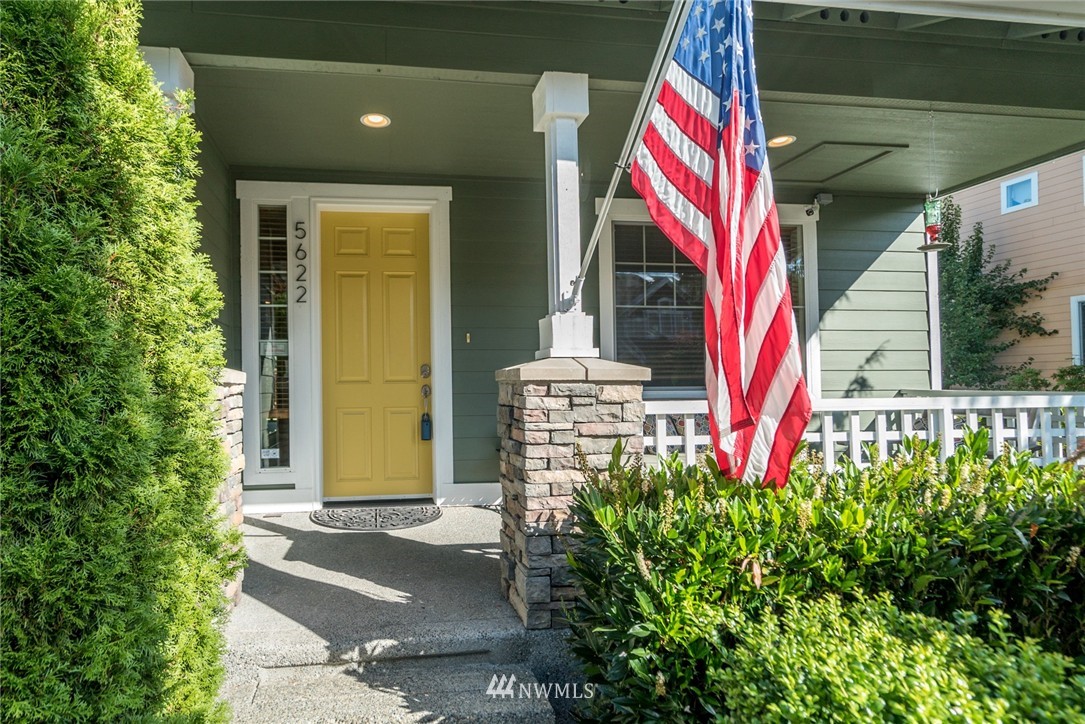 5622 Northeast 1st Circle Renton, WA 98059 - Photo 2 of 25