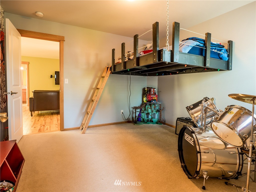 5622 Northeast 1st Circle Renton, WA 98059 - Photo 21 of 25