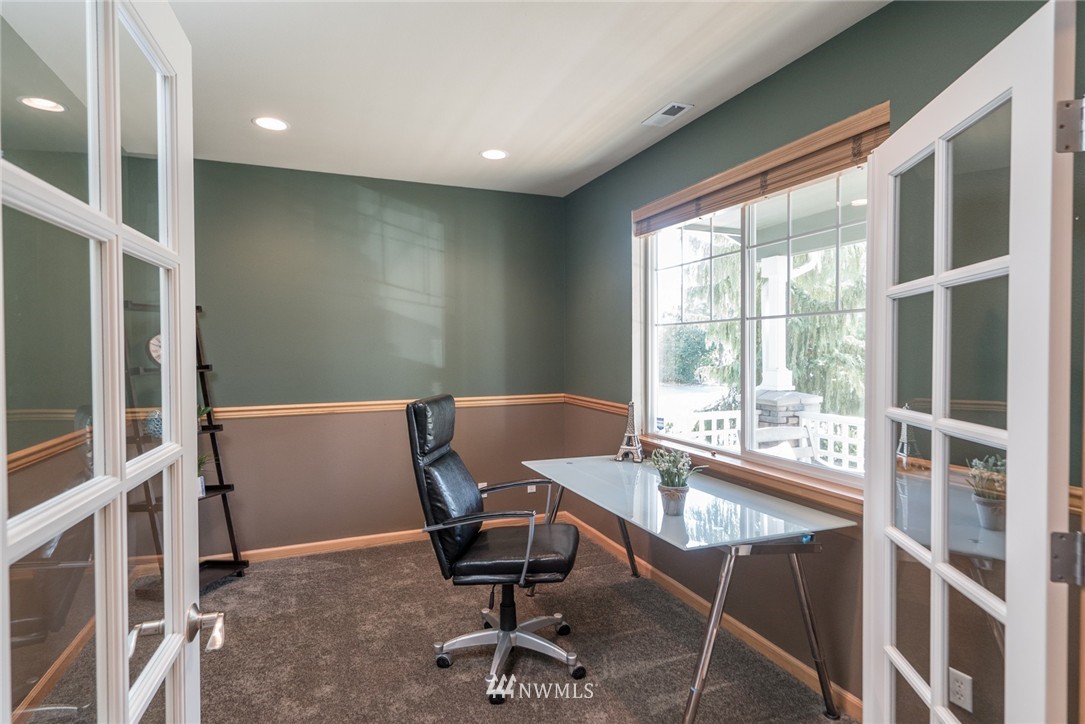 5622 Northeast 1st Circle Renton, WA 98059 - Photo 4 of 25