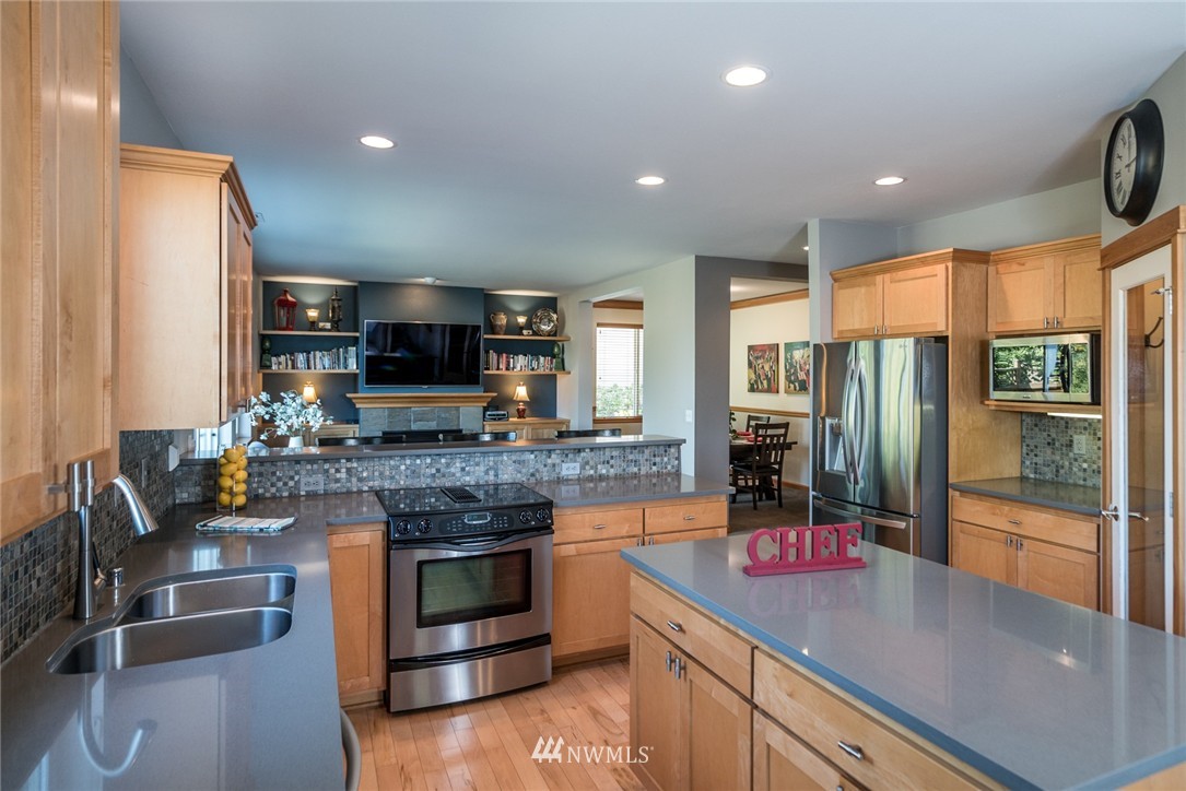 5622 Northeast 1st Circle Renton, WA 98059 - Photo 8 of 25