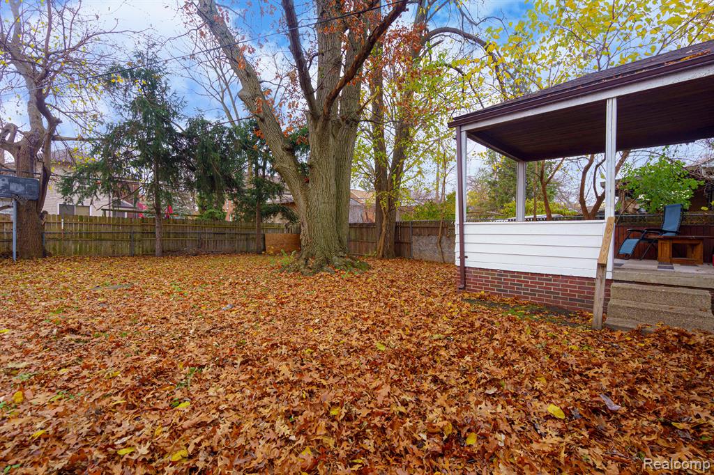 20141 Sheffield Road Detroit, MI 48221 - Photo 7 of 37