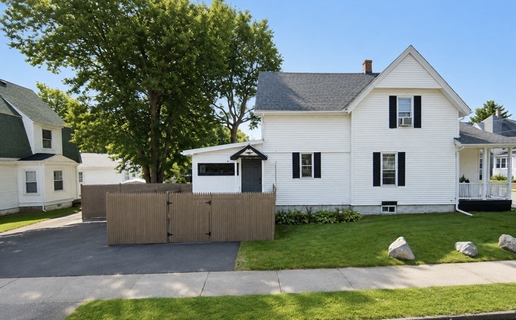 29 Birch Street Saugus, MA 01906 - Photo 5 of 30