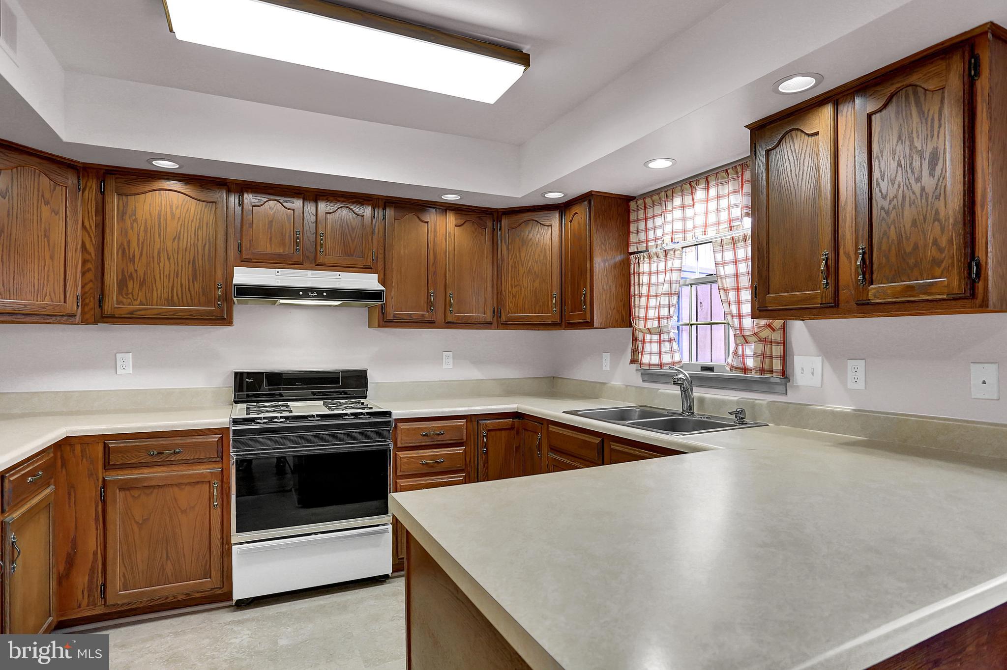 1004 Chambers Ridge York, PA 17402 - Photo 11 of 30 Gallery Image 11