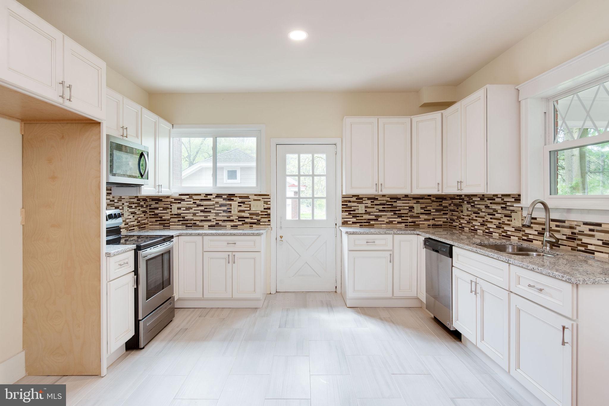1719 Friedensburg Road Reading, PA 19606 - Photo 4 of 34