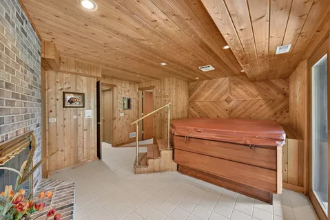 $1,250,000 | 2005 Selkirk Court, Inverness, IL 60010