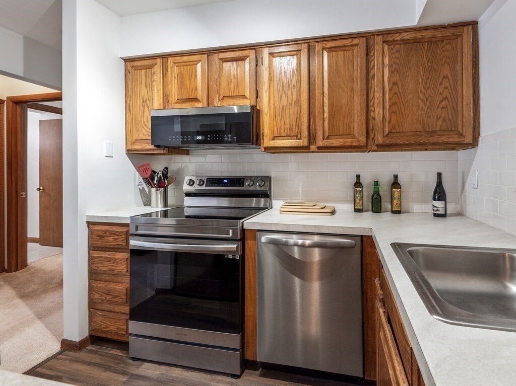 340 Sunderland Road, Unit 28 Worcester, MA 01604 - Photo 13 of 29