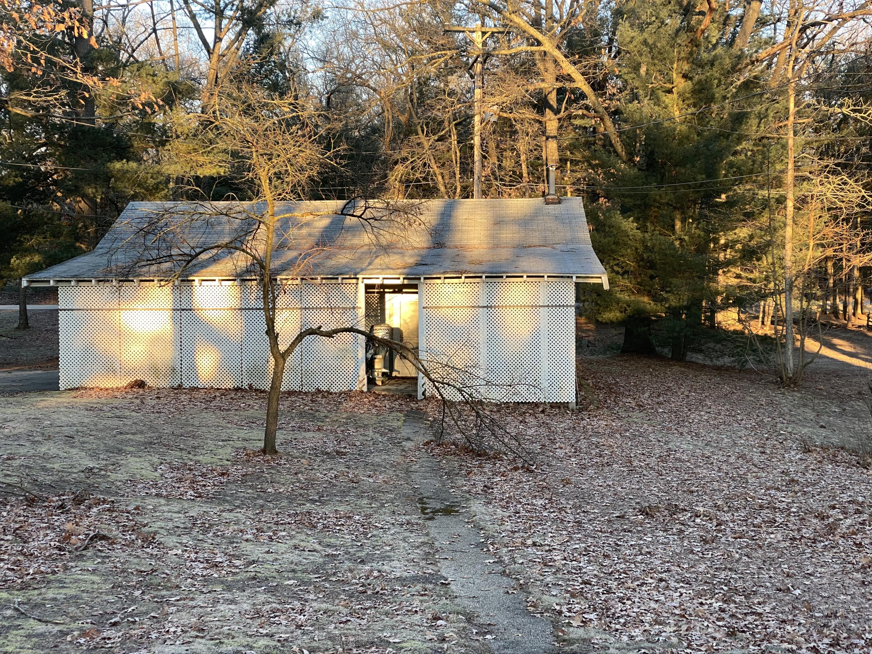 40 North Jack Pine Road Fountain, MI 49410 - Photo 14 of 56 40 N Jackpine Road garage