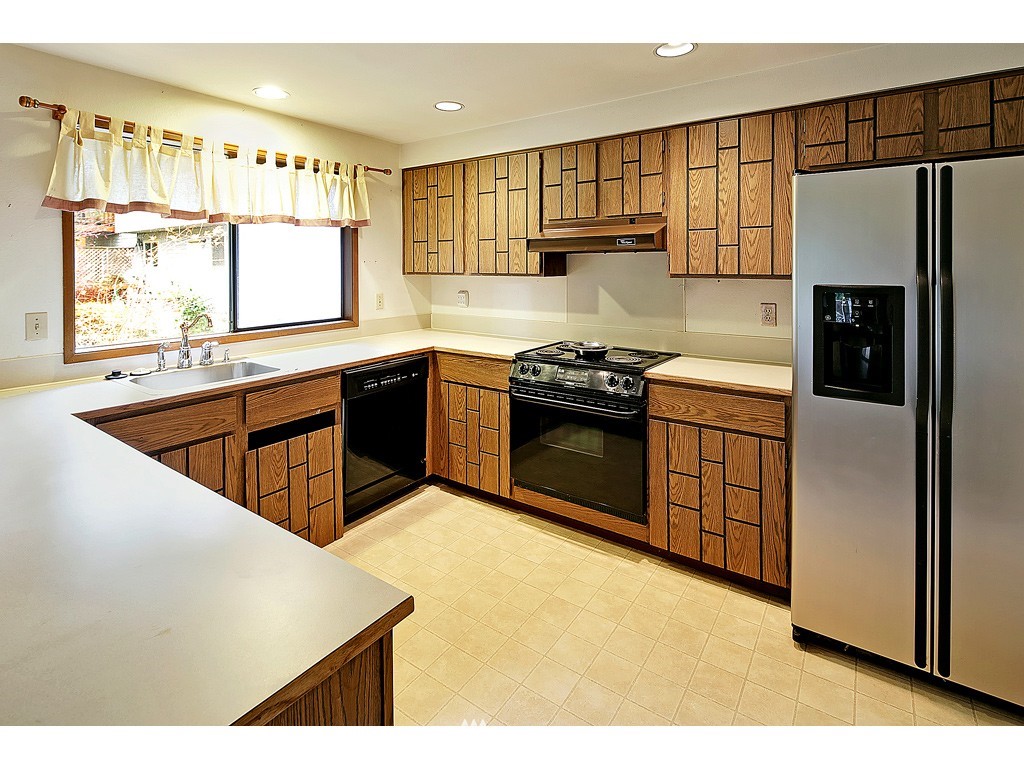 10643 Northeast 154th Place Bothell, WA 98011 - Photo 5 of 15 Gallery Image 5