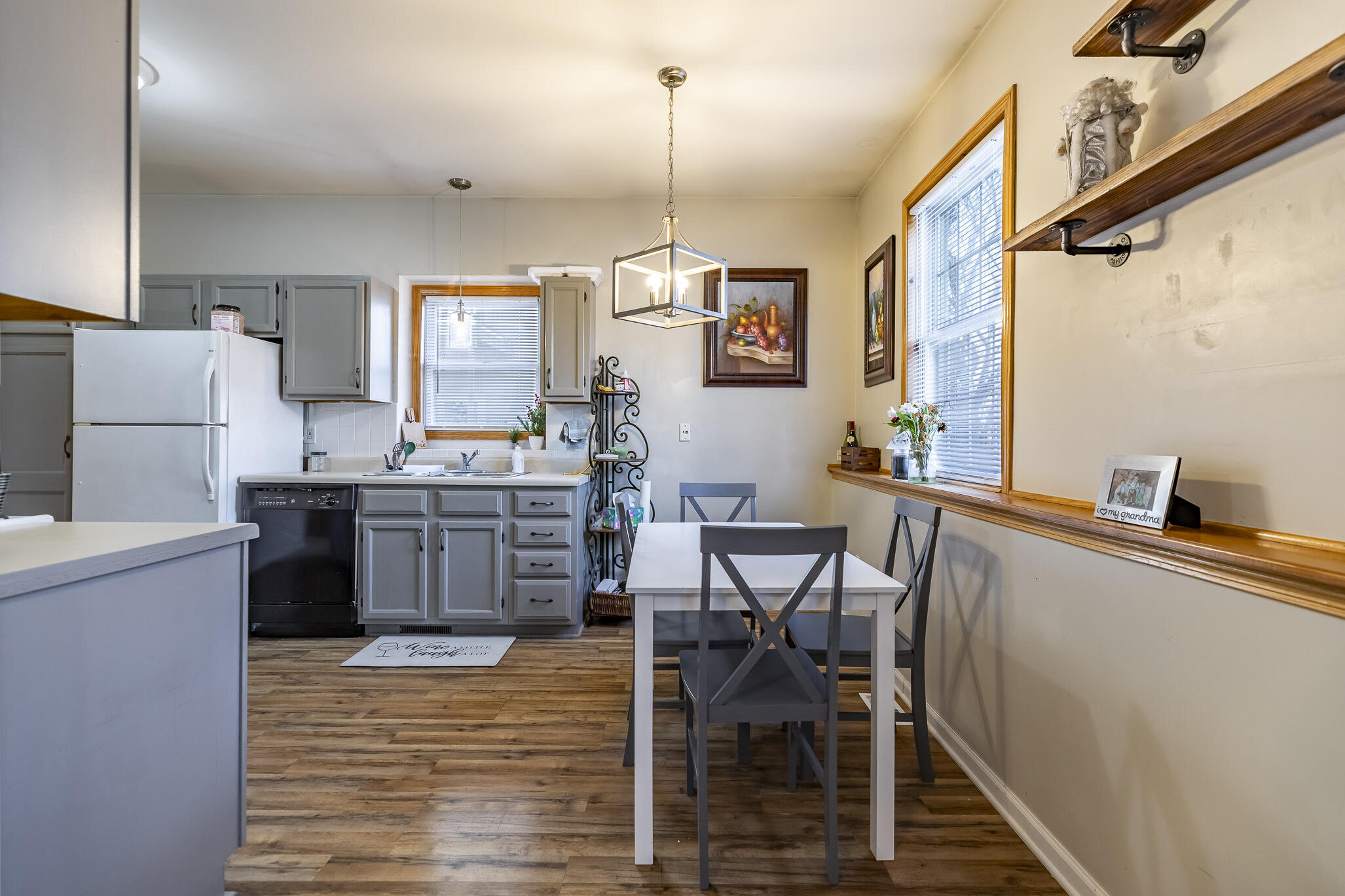 308 South Broad Street, Unit 12 Griffith, IN 46319 - Photo 11 of 19 2054x1369
