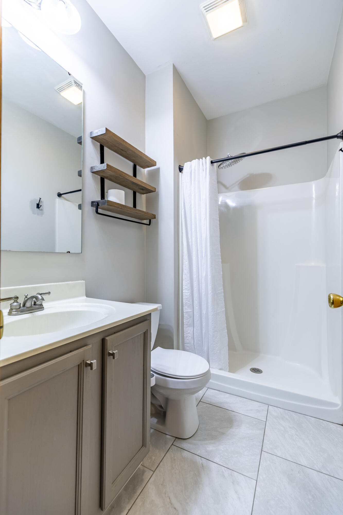 308 South Broad Street, Unit 12 Griffith, IN 46319 - Photo 17 of 19 1333x2000