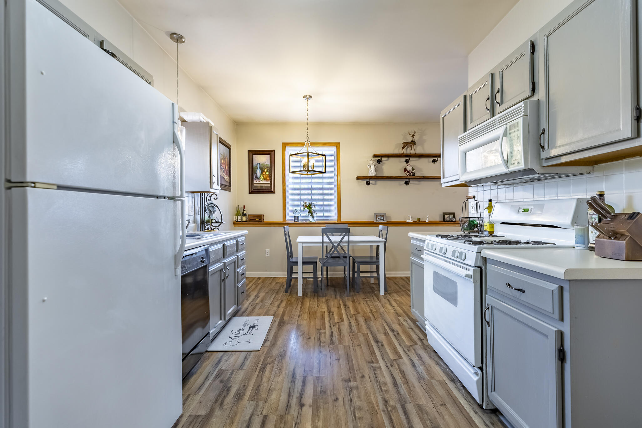 308 South Broad Street, Unit 12 Griffith, IN 46319 - Photo 9 of 19 2054x1369