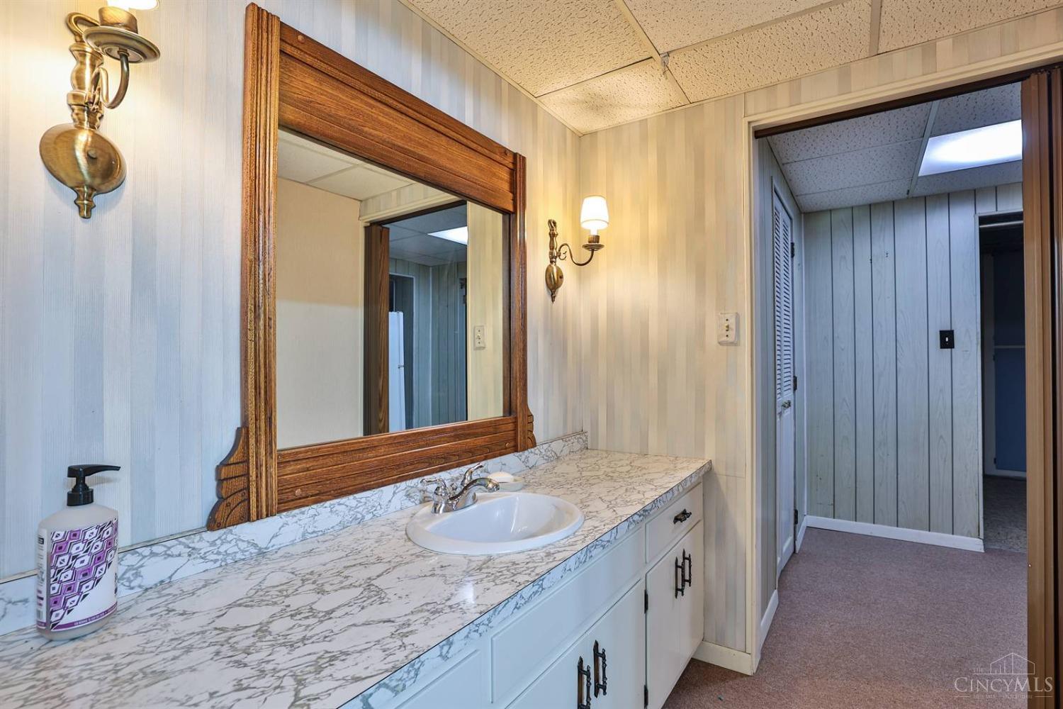 331 Compton Road Wyoming, OH 45215 - Photo 41 of 50