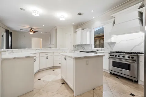 $2,590,000 | 3844 Bellefontaine, Houston, TX 77025