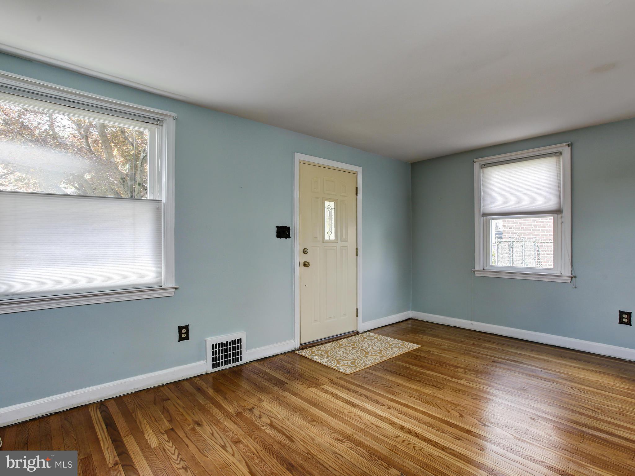 521 Achille Road Havertown, PA 19083 - Photo 4 of 24 Living Room