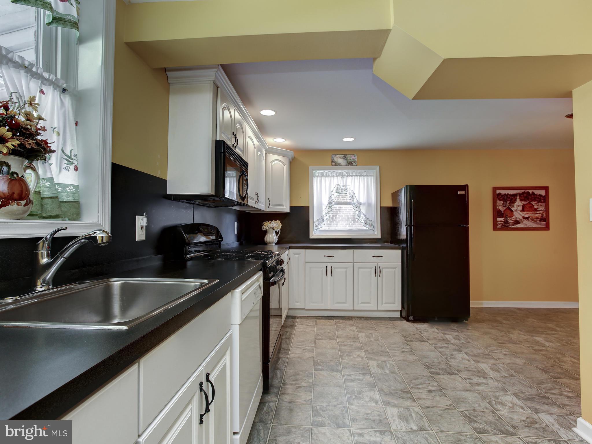 521 Achille Road Havertown, PA 19083 - Photo 7 of 24 Up dated Kitchen