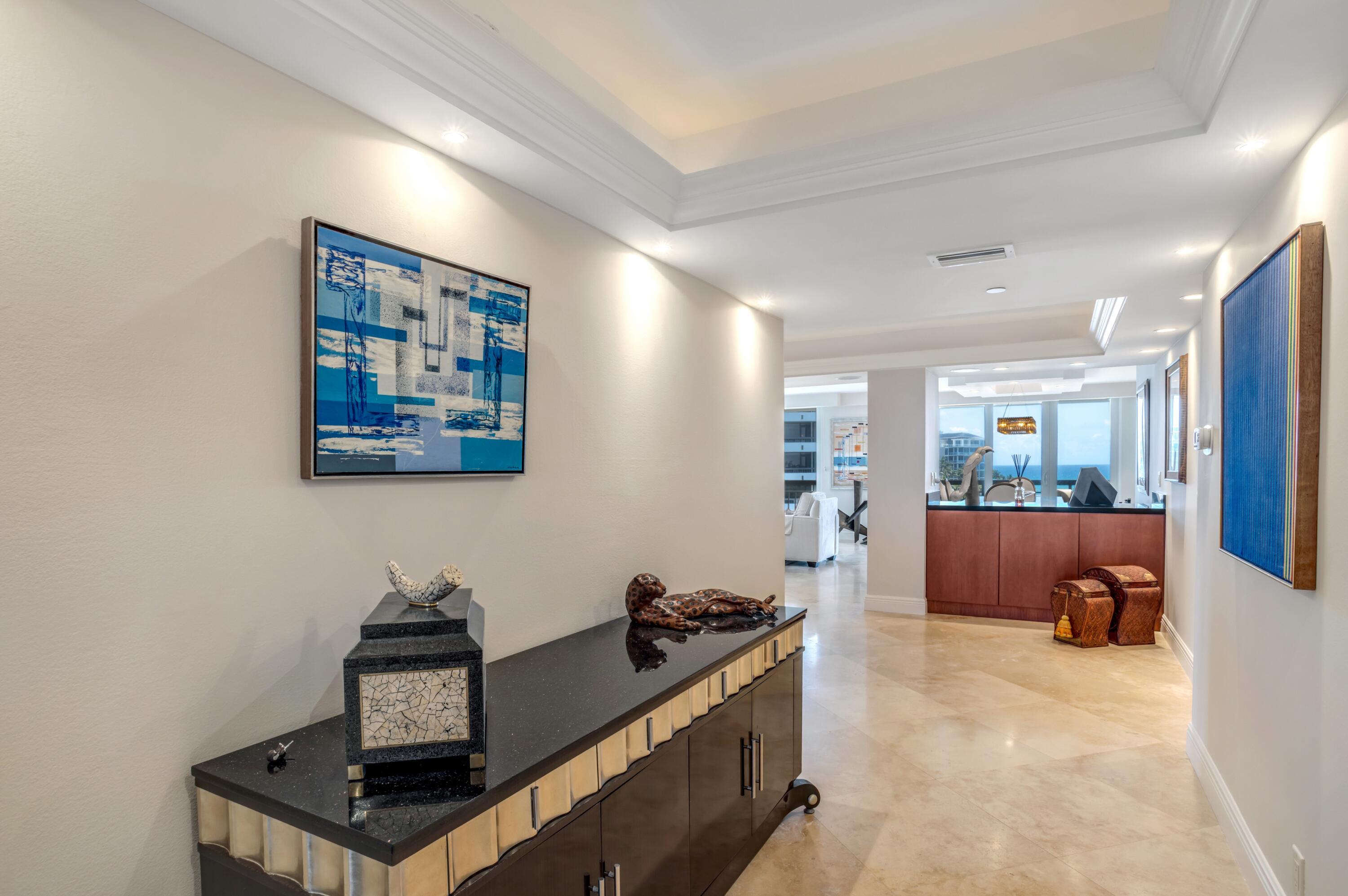 901 East Camino Real, Unit 7C Boca Raton, FL 33432 - Photo 4 of 41 FOYER TO GREAT ROOM