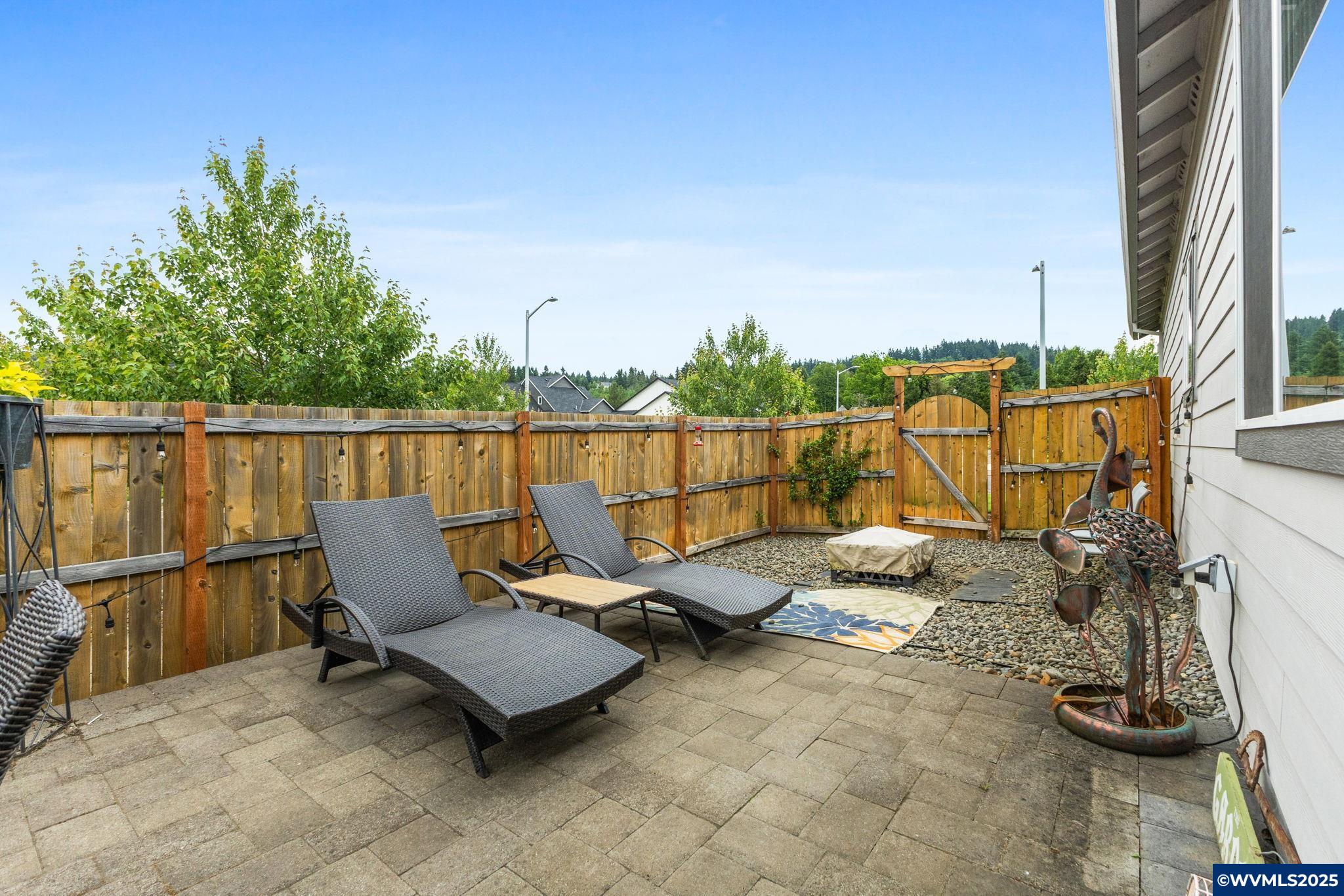 901 Riley Drive Northeast Silverton, OR 97381 - Photo 28 of 34
