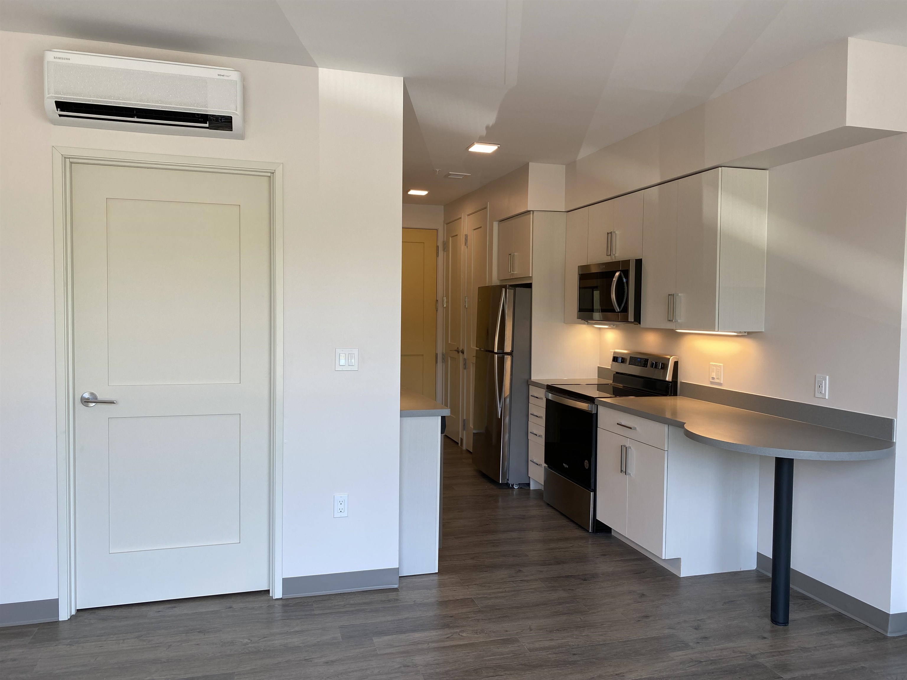 409 Elm Street, Unit 202 Manchester, NH 03101 - Photo 13 of 39