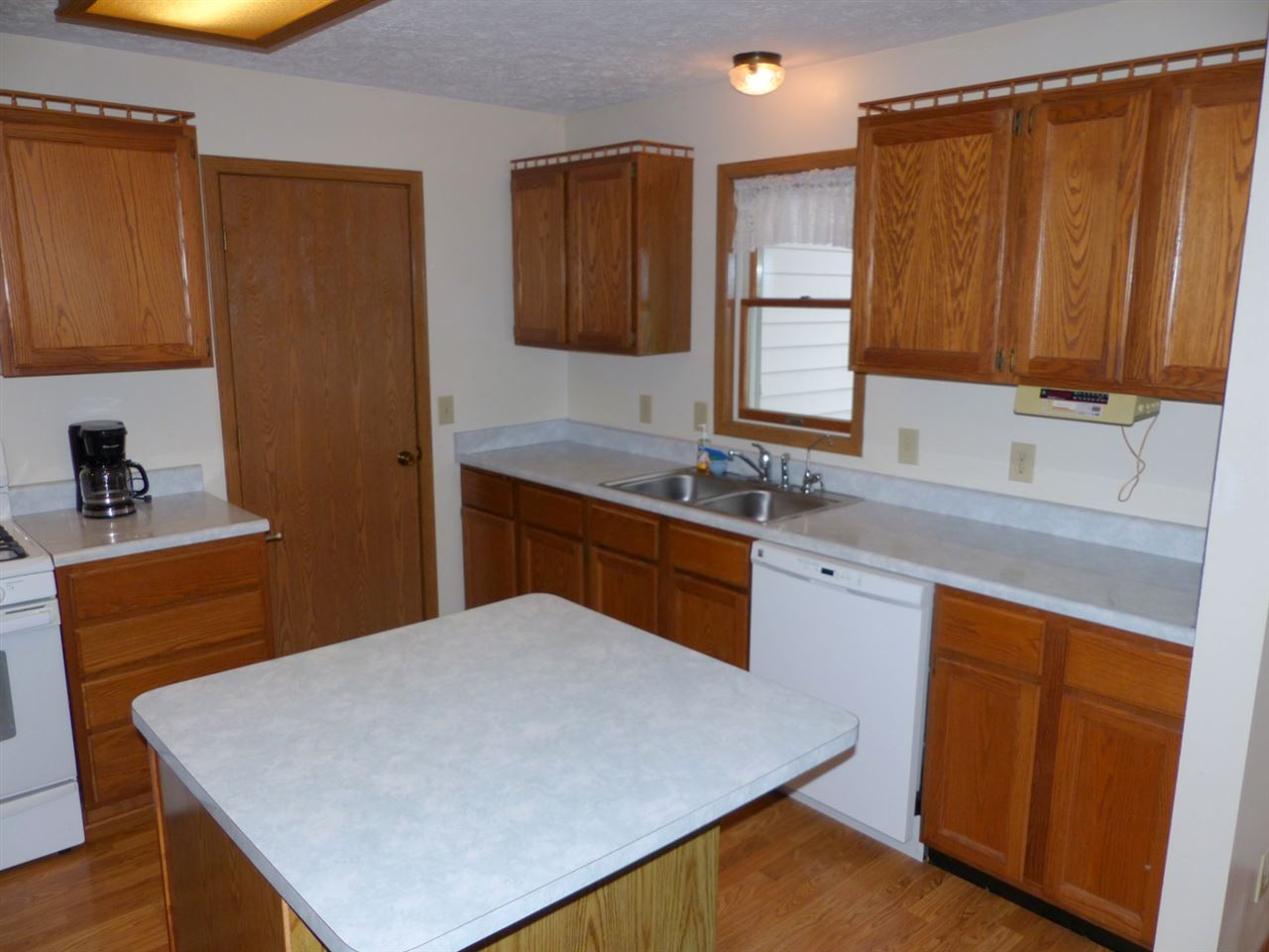 29155 Quinn Road North Liberty, IN 46554 - Photo 6 of 36