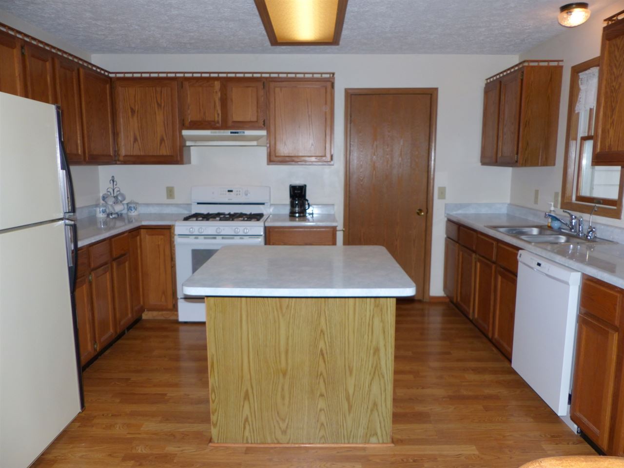 29155 Quinn Road North Liberty, IN 46554 - Photo 7 of 36