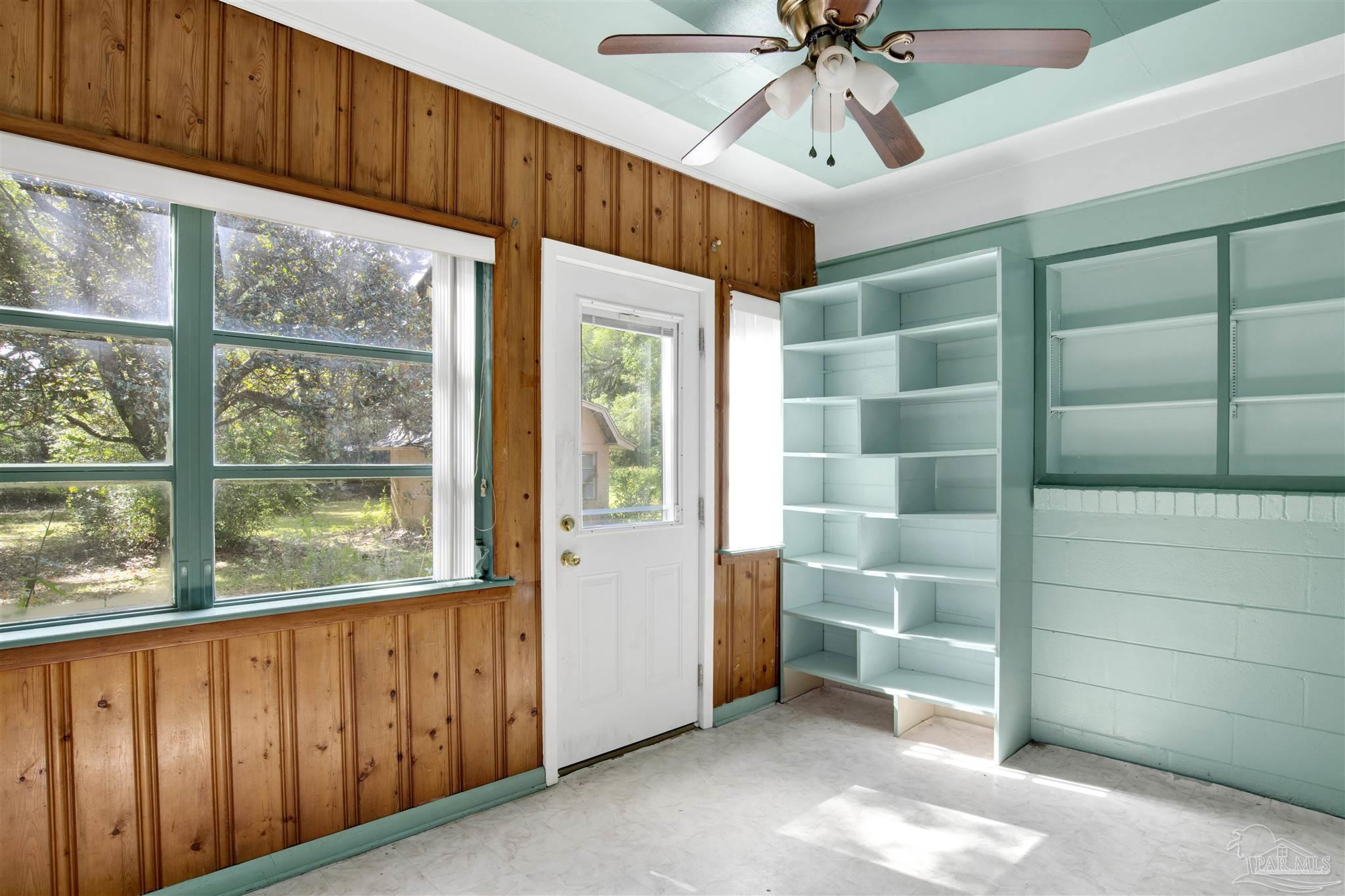 533 Ditmar Street Pensacola, FL 32503 - Photo 16 of 37 a view of an entryway