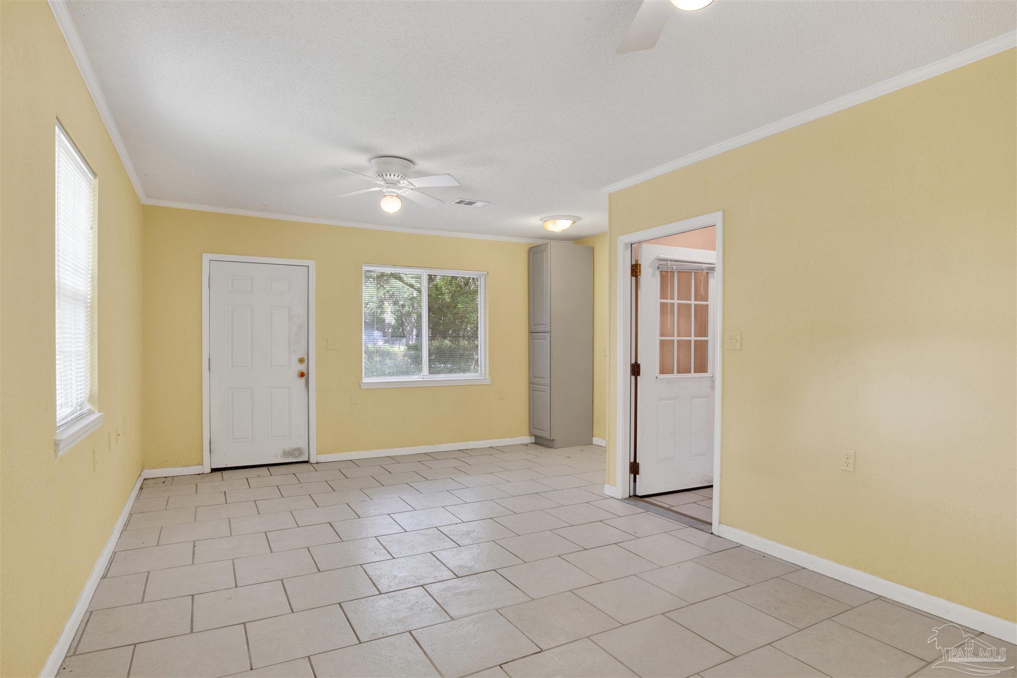 533 Ditmar Street Pensacola, FL 32503 - Photo 30 of 37 an empty room with windows
