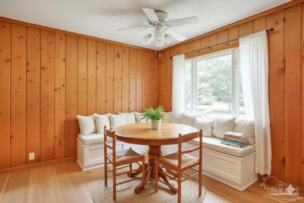 533 Ditmar Street Pensacola, FL 32503 - Photo 10 of 37 a dining room with furniture and window