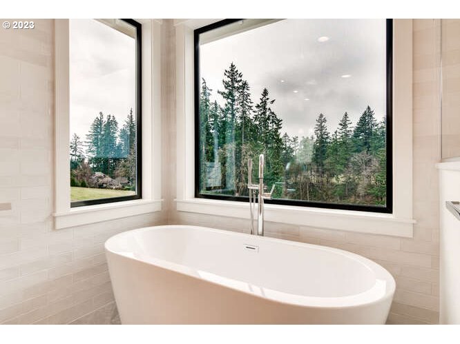 24835 Southwest Mountain Road West Linn, OR 97068 - Photo 19 of 32 Gallery Image 19