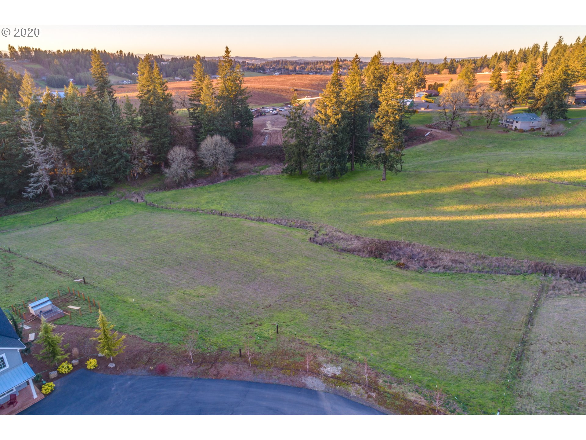 24835 Southwest Mountain Road West Linn, OR 97068 - Photo 10 of 32 Gallery Image 10
